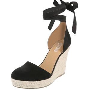 Black Lace-up Espadrilles 🖤